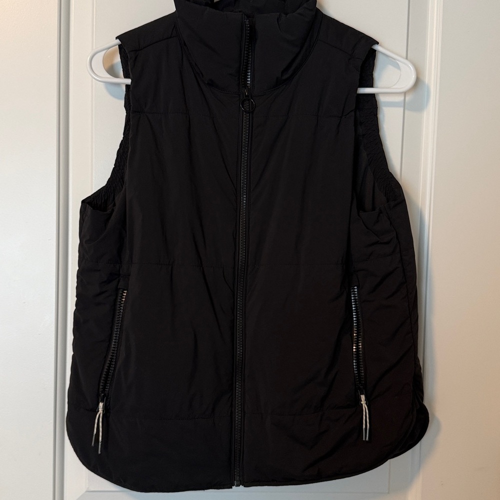 Vuori Black Puffer Vest